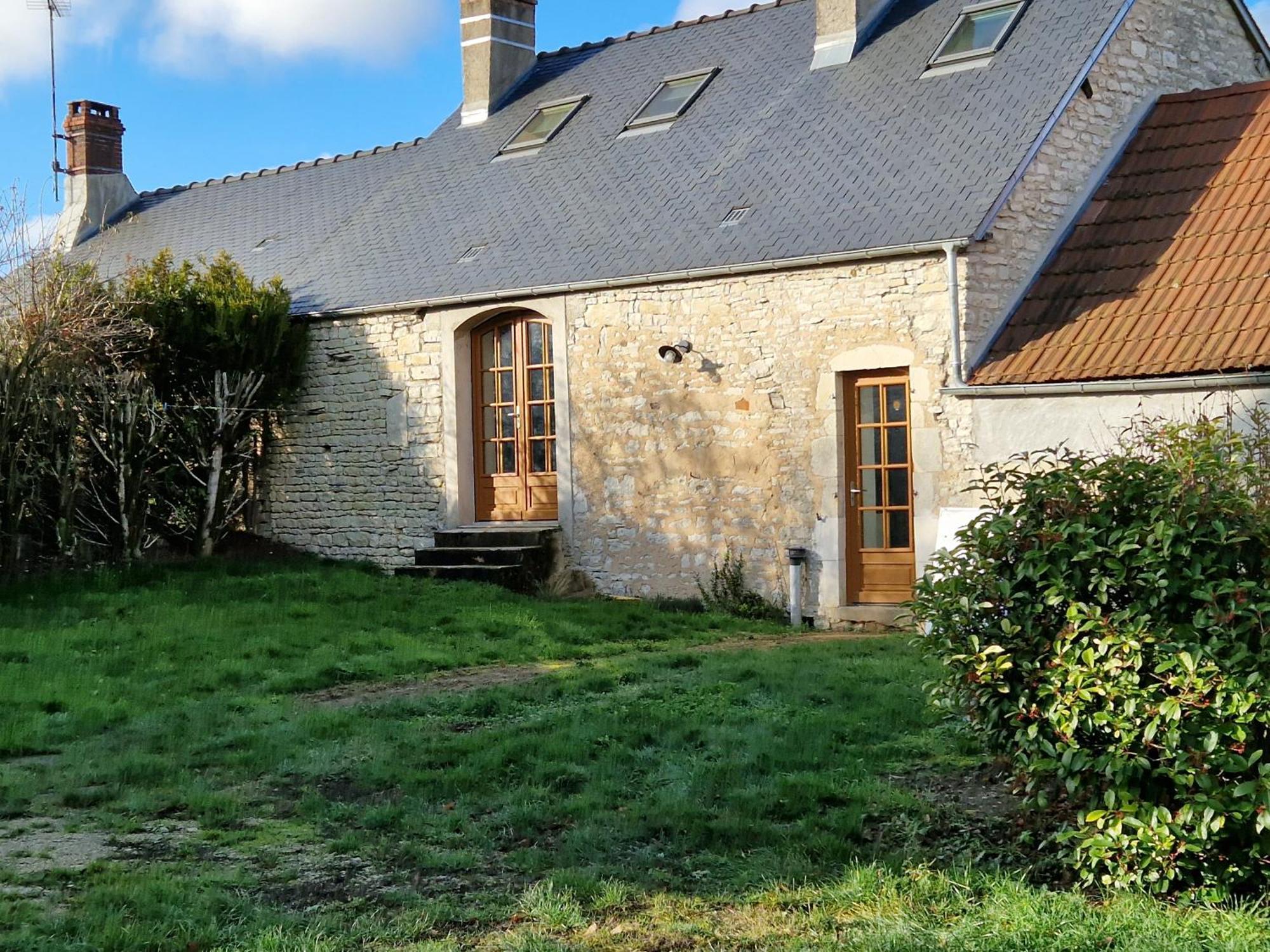 Gite Les Frenes Avec Pre Dans Joli Hameau Vermenton Exterior foto